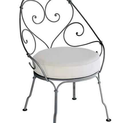1900 Carbriolet Armchair - hospitality