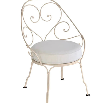 1900 Carbriolet Armchair - hospitality