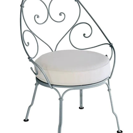 1900 Carbriolet Armchair - hospitality