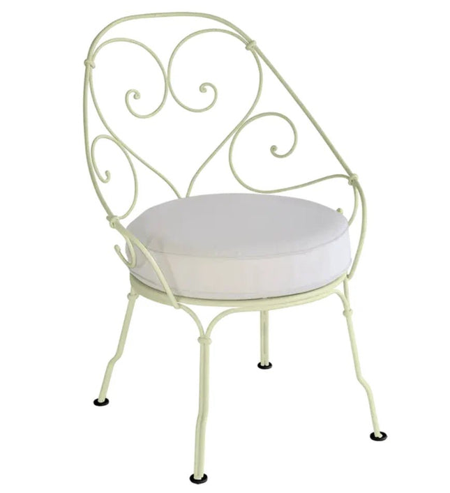 1900 Carbriolet Armchair - hospitality