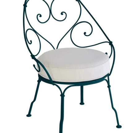 1900 Carbriolet Armchair - hospitality