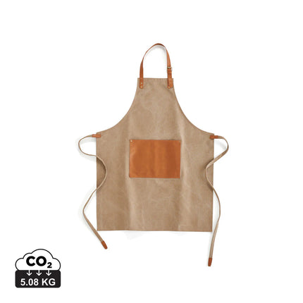 Vinga Stonewashed Canvas Apron Asado with adjustable neck strap and front pockets, ideal for home cooking and grilling.