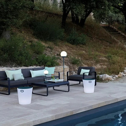  suitable for garden or restaurant outdoor furniture.