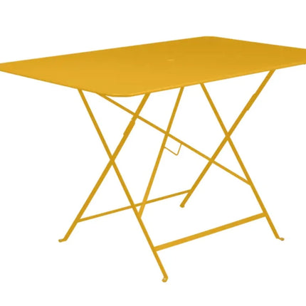  outdoor hospitality furniture with a sleek design for restaurants and gardens.