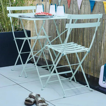  suitable for patio or garden use.