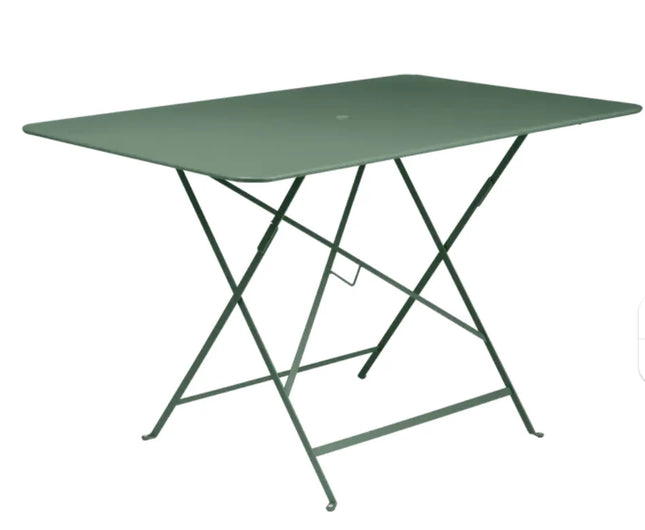  outdoor metal furniture with a compact