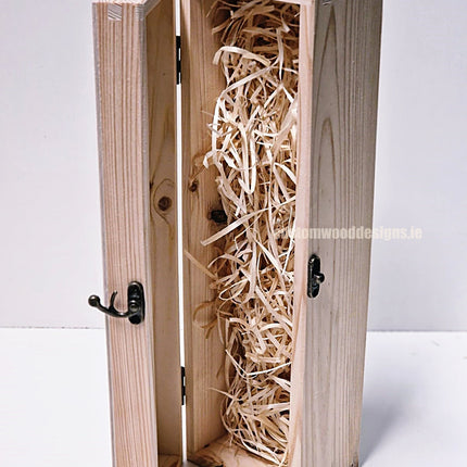 Hinged Lid 1 Bottle Box - Natural x25 Custom Wood Designs __label: Multibuy Bottle Box Bottle Boxes gift box Gift Boxes Single bottle box wooden Box CustomWoodDesignsIrelandCorporategiftboxesBottleBoxesGiftingboxesforbottleslaserengravedbottleboxespersonalisedbottleboxesCorporateboxesrusticboxwinebo_11_c0890074-1f1a-4811-a208-06e5