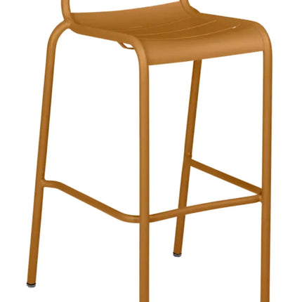  suitable for restaurant or home outdoor dining spaces.