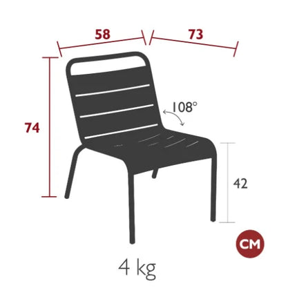  metal outdoor lounge chair with a modern design and comfortable seating for outdoor spaces.