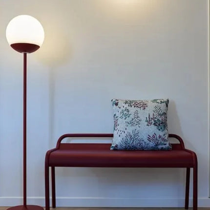  compact 90 cm design with sturdy seating and modern style.