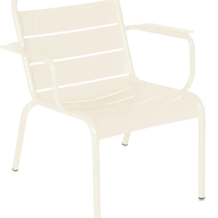  featuring a stylish outdoor seating design with armrests.