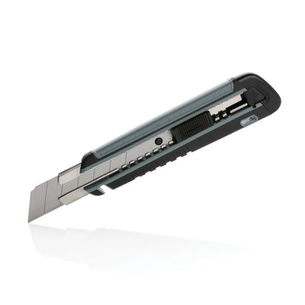 Refillable RCS plastic heavy duty snap-off knife with soft grip handle from XD Collection
