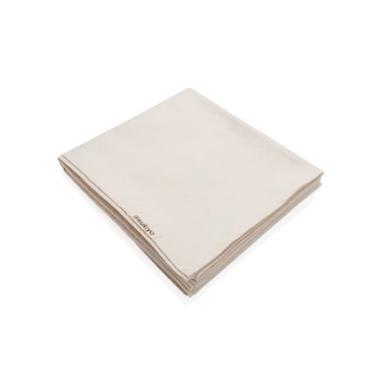 showcasing its soft texture and elegant design.