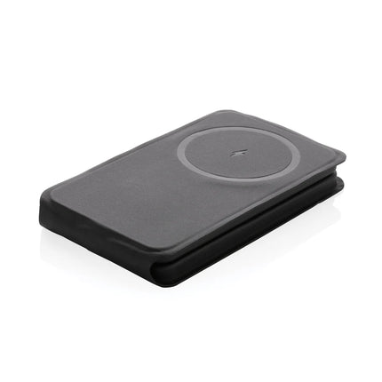  with sleek design and magnetic connection