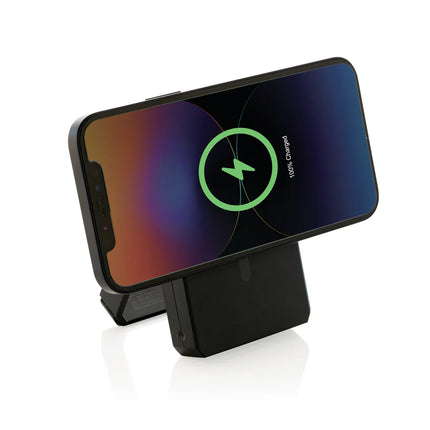 XD Xclusive Skywave RCS plastic solar powerbank 5000mAh with 10W wireless charging for phones and tablets.