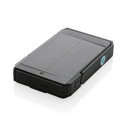 XD Xclusive Skywave RCS plastic solar power bank 5000mAh with 10W wireless charging for phones and tablets.