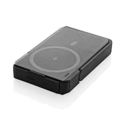 XD Xclusive Skywave RCS plastic solar power bank with 5000mAh capacity and 10W wireless charging for phones and tablets