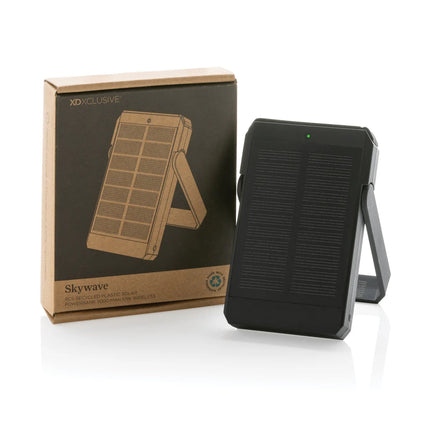 XD Xclusive Skywave RCS plastic solar powerbank with 5000mAh capacity and 10W wireless charging for phones and tablets.