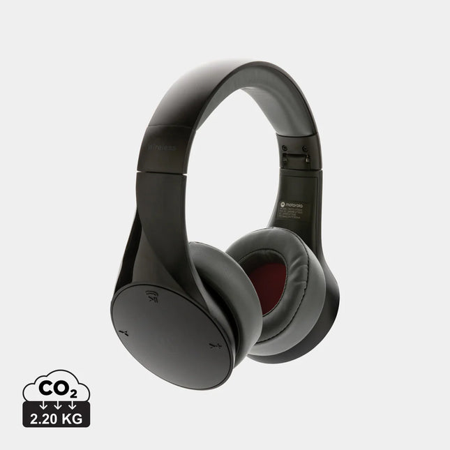Motorola MOTO XT500 wireless over-ear headphones with padded ear cups and adjustable headband for comfortable listening.