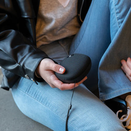  portable and ideal for outdoor use.