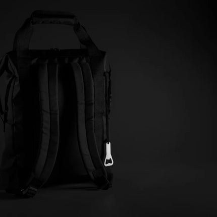 Swiss Peak XXL outdoor cooler tote pack made of PVC-free material