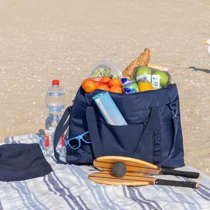  ideal for picnics and outdoor activities.