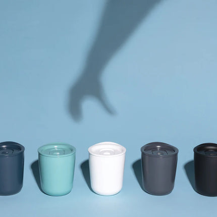  black drinkware with a sleek design and secure lid.