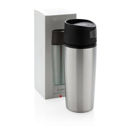  showing the secure lid and modern design for spill-free hydration.