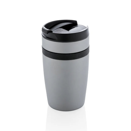  showing the insulated drinkware with lid closed.