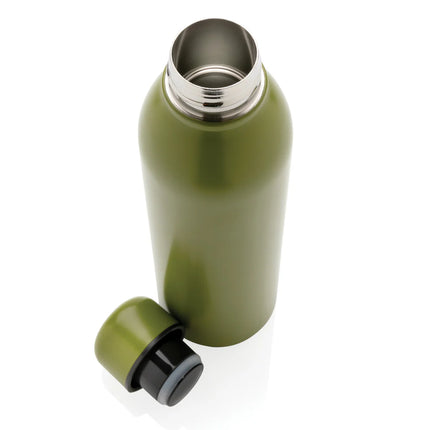 durable design for hot and cold beverages.