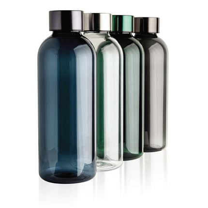  showcasing clear drinkware with secure screw-on lid.