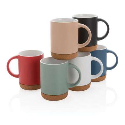  featuring a smooth ceramic surface and natural cork bottom.