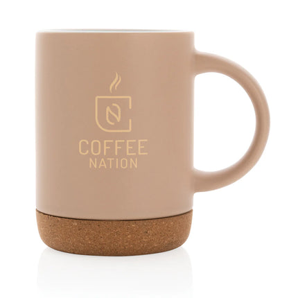  suitable for hot beverages.