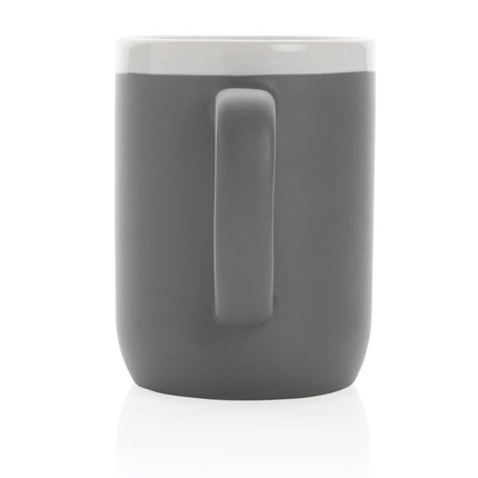 Ceramic mug with white rim