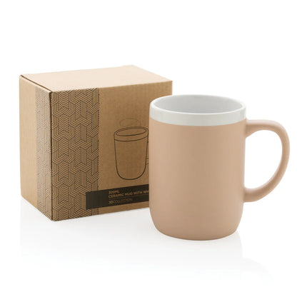 Ceramic mug with white rim