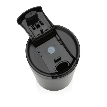  stainless steel drinkware with secure lid and sleek design.