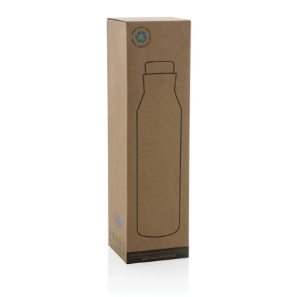  with a sleek stainless steel finish.
