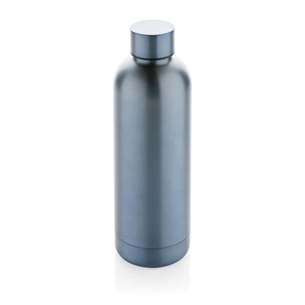  durable drinkware with a sleek design and secure lid.