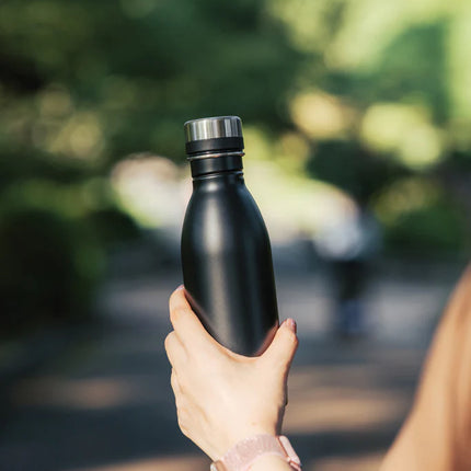  eco-friendly drinkware with a sleek design and secure lid.