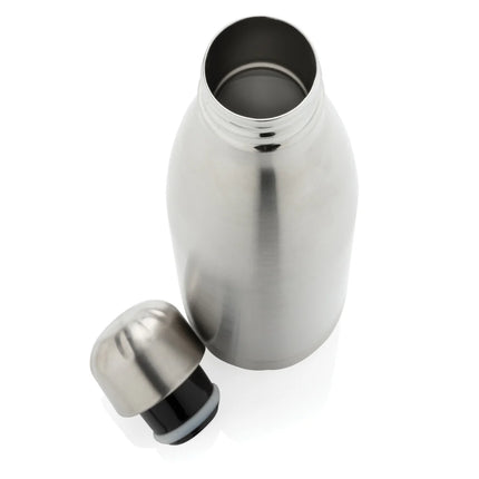  featuring a sleek design and secure lid for hot and cold beverages.