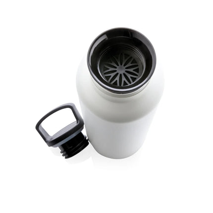  black drinkware with a sleek design and secure lid.