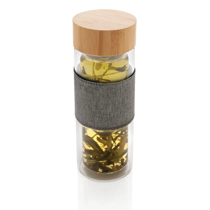  sleek drinkware with insulated design and clear glass exterior.