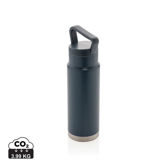  drinkware with handle for portable hydration and spill-resistant use.