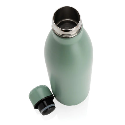  750ml drinkware with a sleek