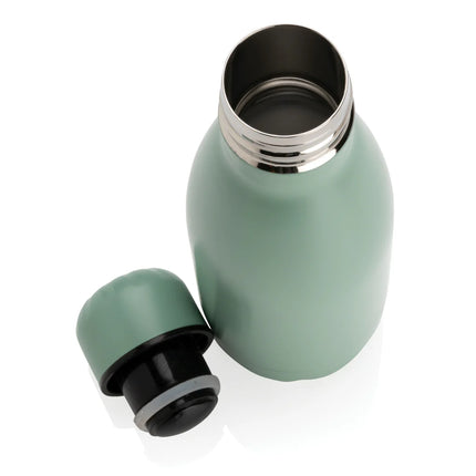  drinkware with a sleek finish and secure lid.