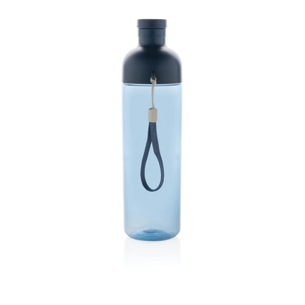  600ml drinkware with a sleek design and secure lid.
