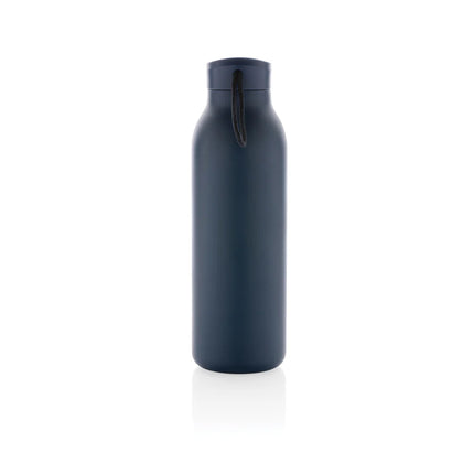  stainless steel drinkware with a sleek design and secure lid.