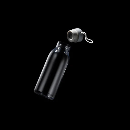  clear plastic with a screw-top lid