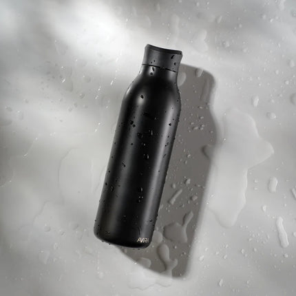  stainless steel drinkware with a sleek design and secure lid.