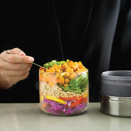  round design for meal storage and portability in home and living settings.